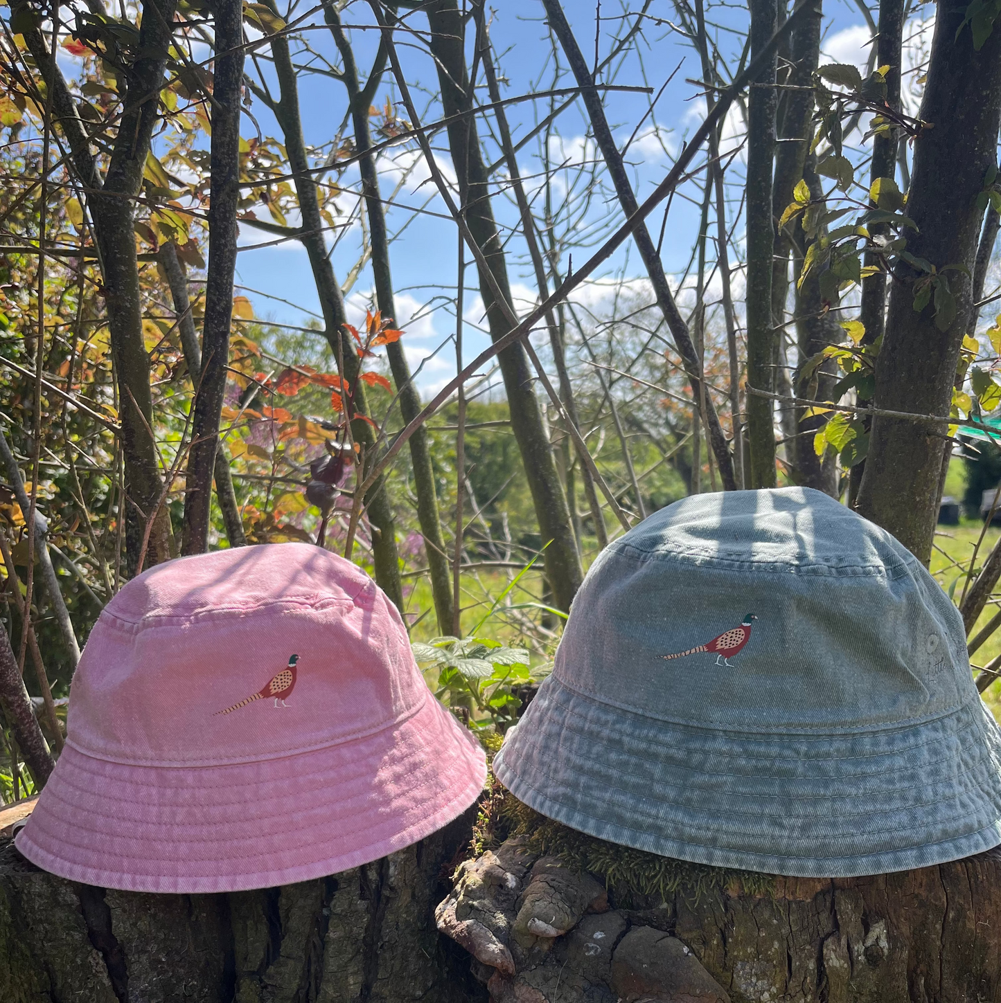 Ring neck bucket hat