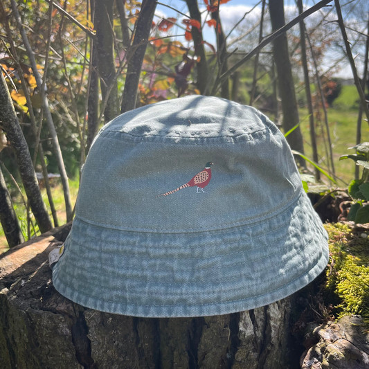 Ring neck bucket hat